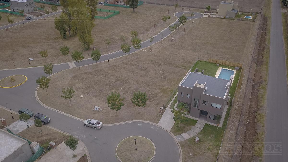 Terreno en  Barrio Cerrado Santo Tomás, Pilar