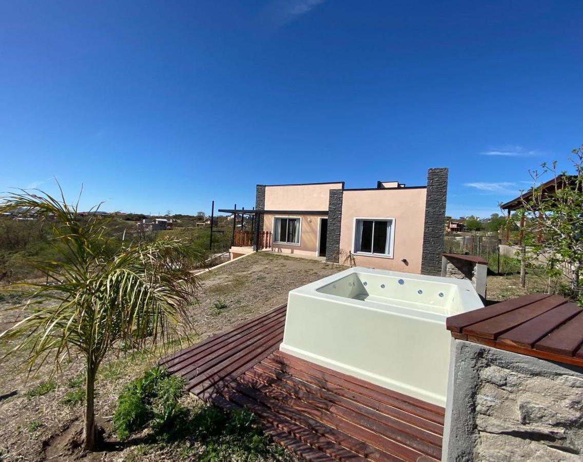 CASA EN VENTA   B° SANTA MÓNICA - SANTA ROSA DE CALAMUCHITA