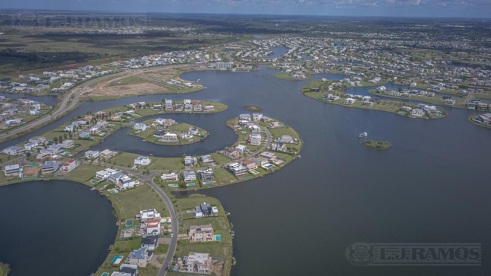 Terreno en  venta al lago - Barrio Costas Puertos / Escobar