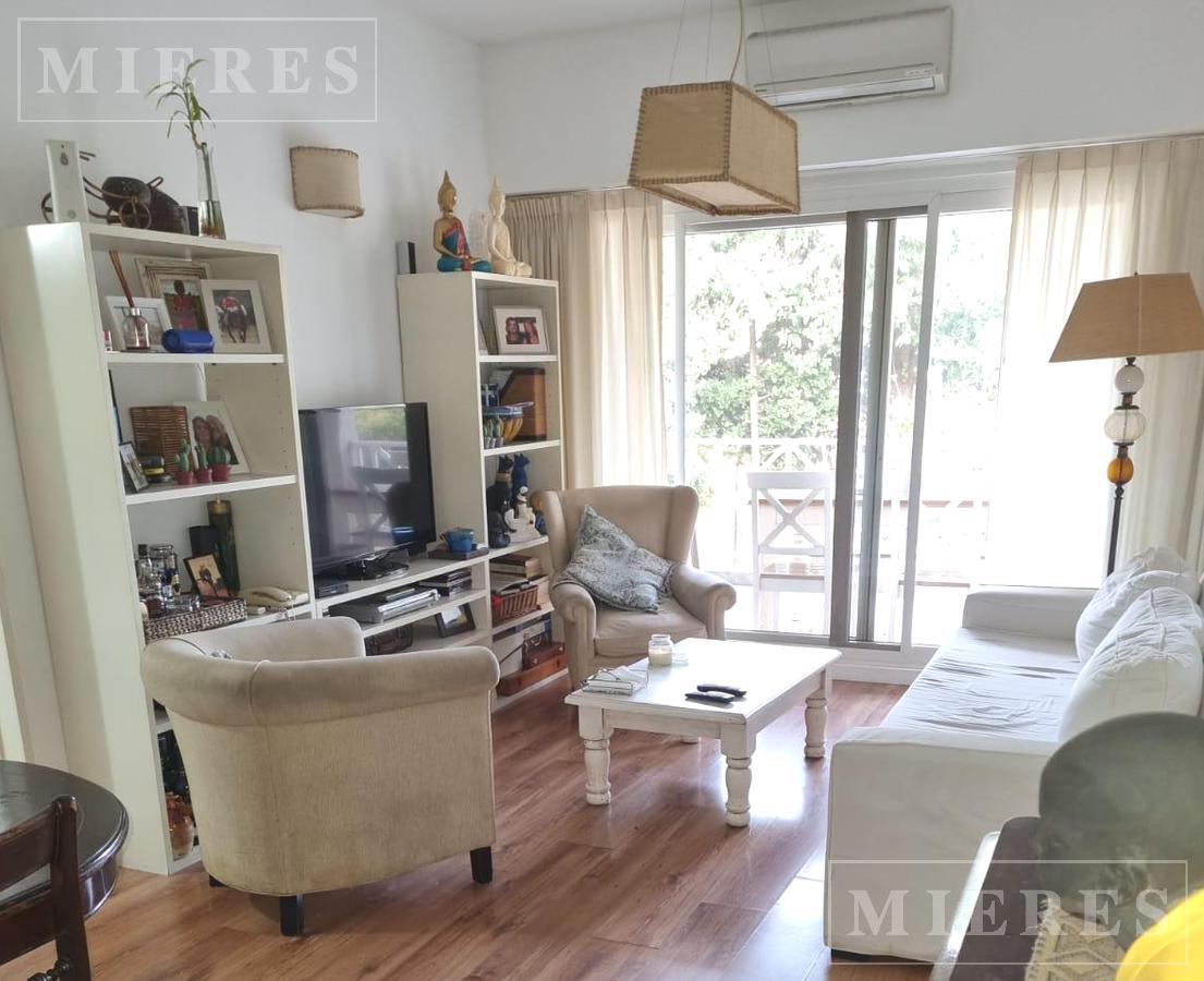 Departamento en venta de tres ambientes en Condominio Tortugas II