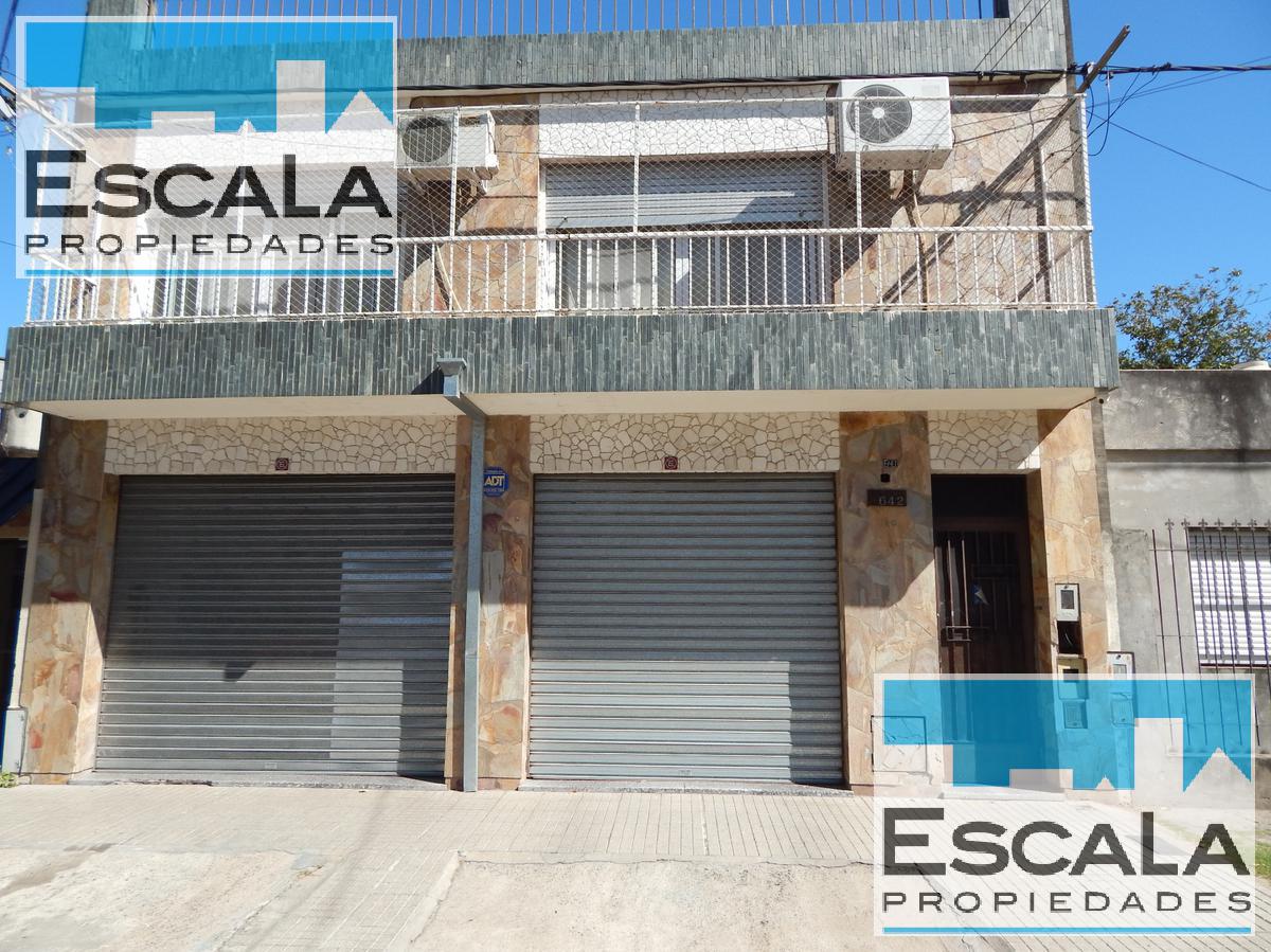 CASA DE 3 DORMITORIOS CON SALON EN PLANTA BAJA Y COCHERA