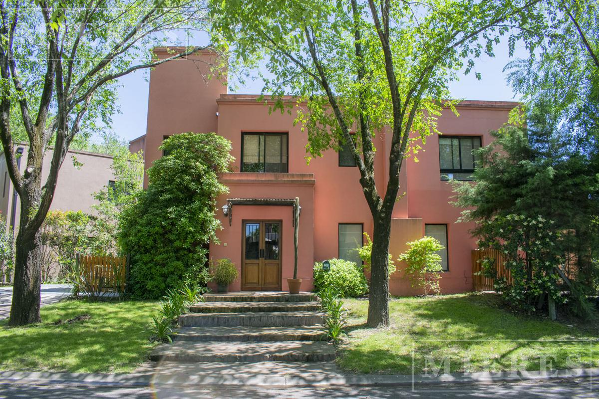 Casa en alquiler anual en Santa María de los Olivos