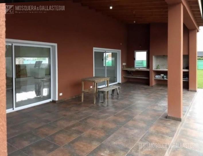 Casa en venta Los Jazmines - Pilar del Este.