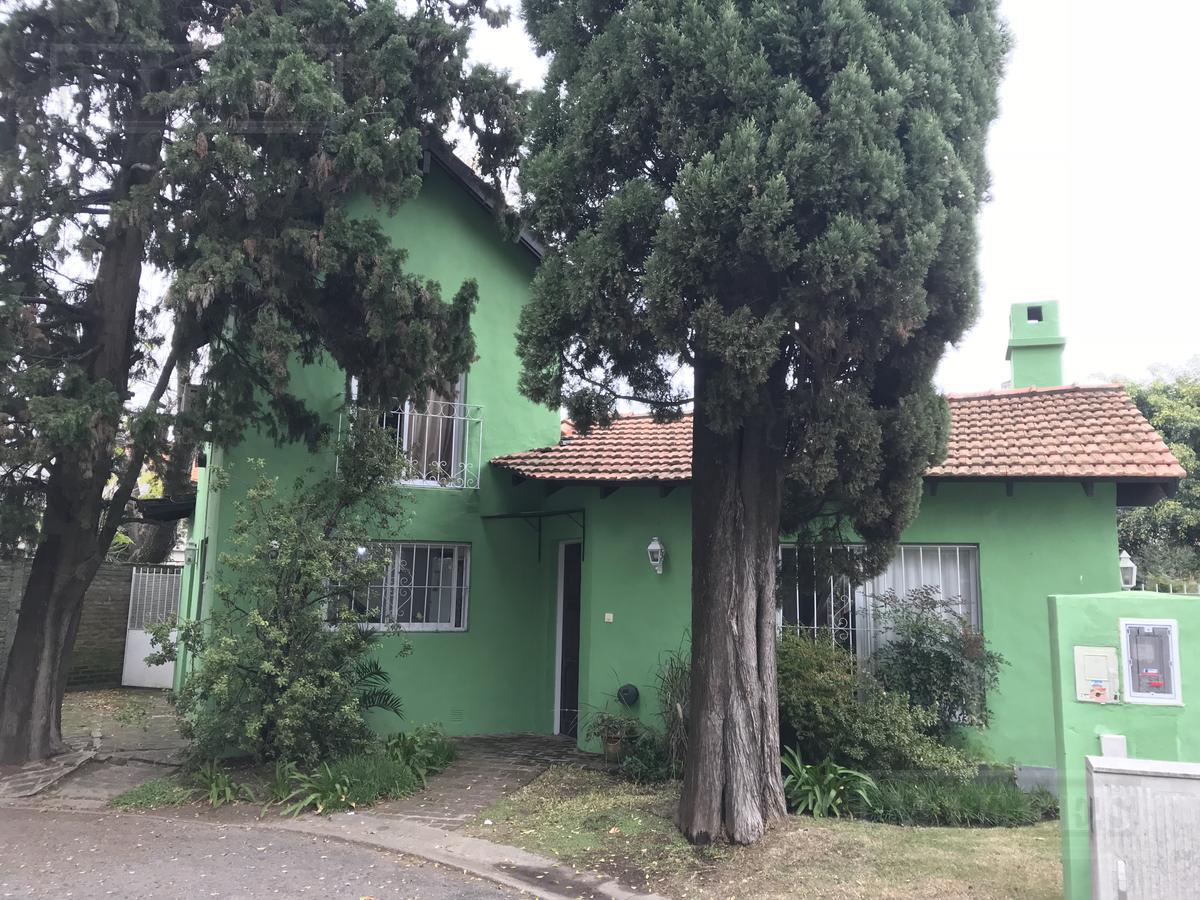 Casa en venta en el Barrio Cerrado Los Eucaliptos - San Isidro