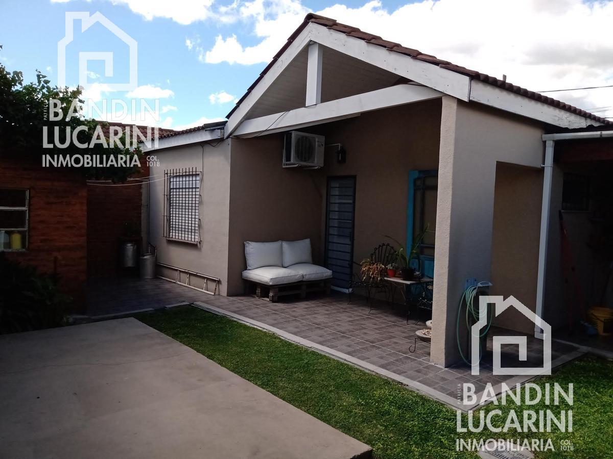 Casa en Venta de 3 ambientes Impecable en Berazategui