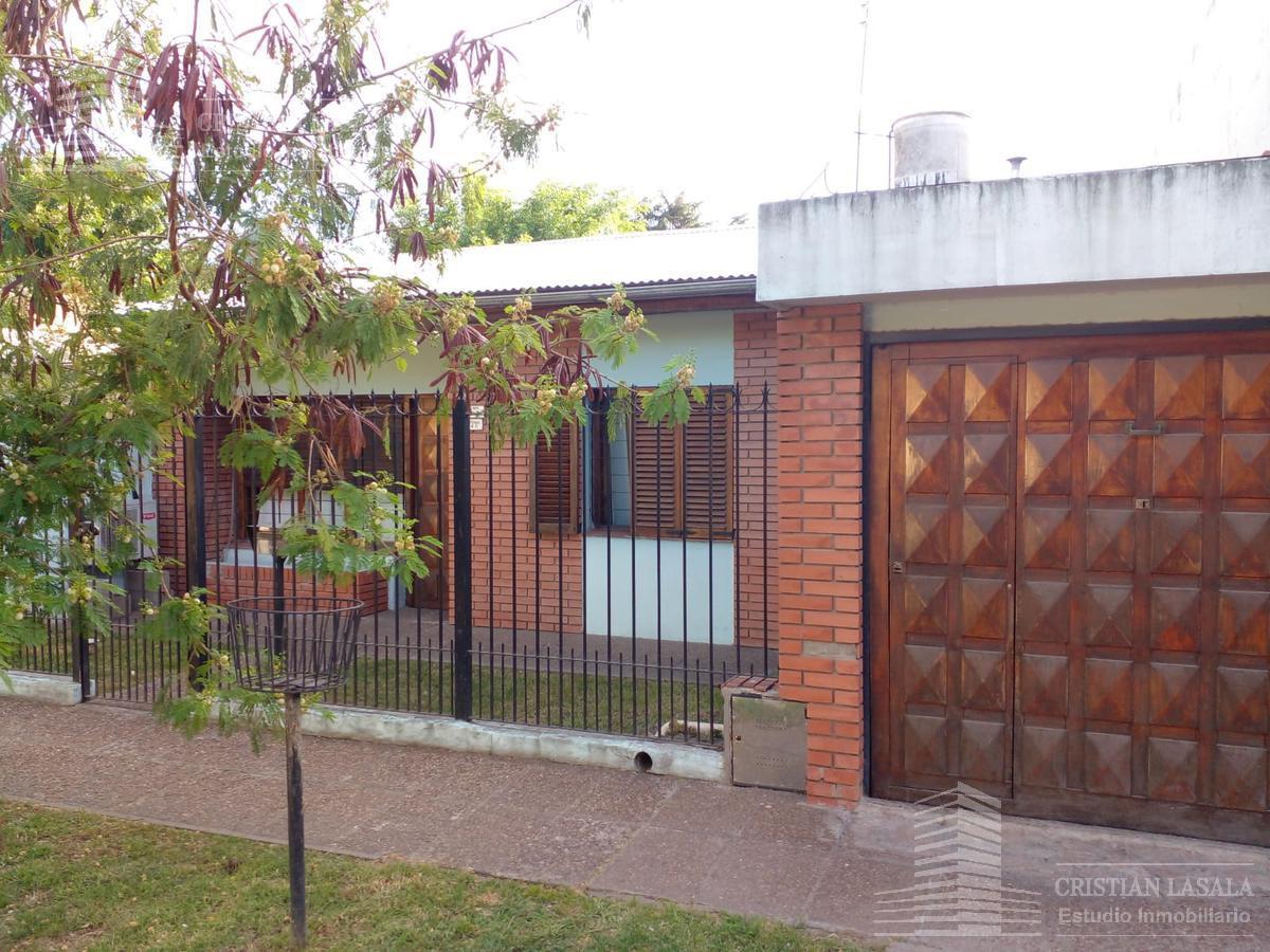 Casa 3 Ambientes en  Venta- Ituzaingo Norte