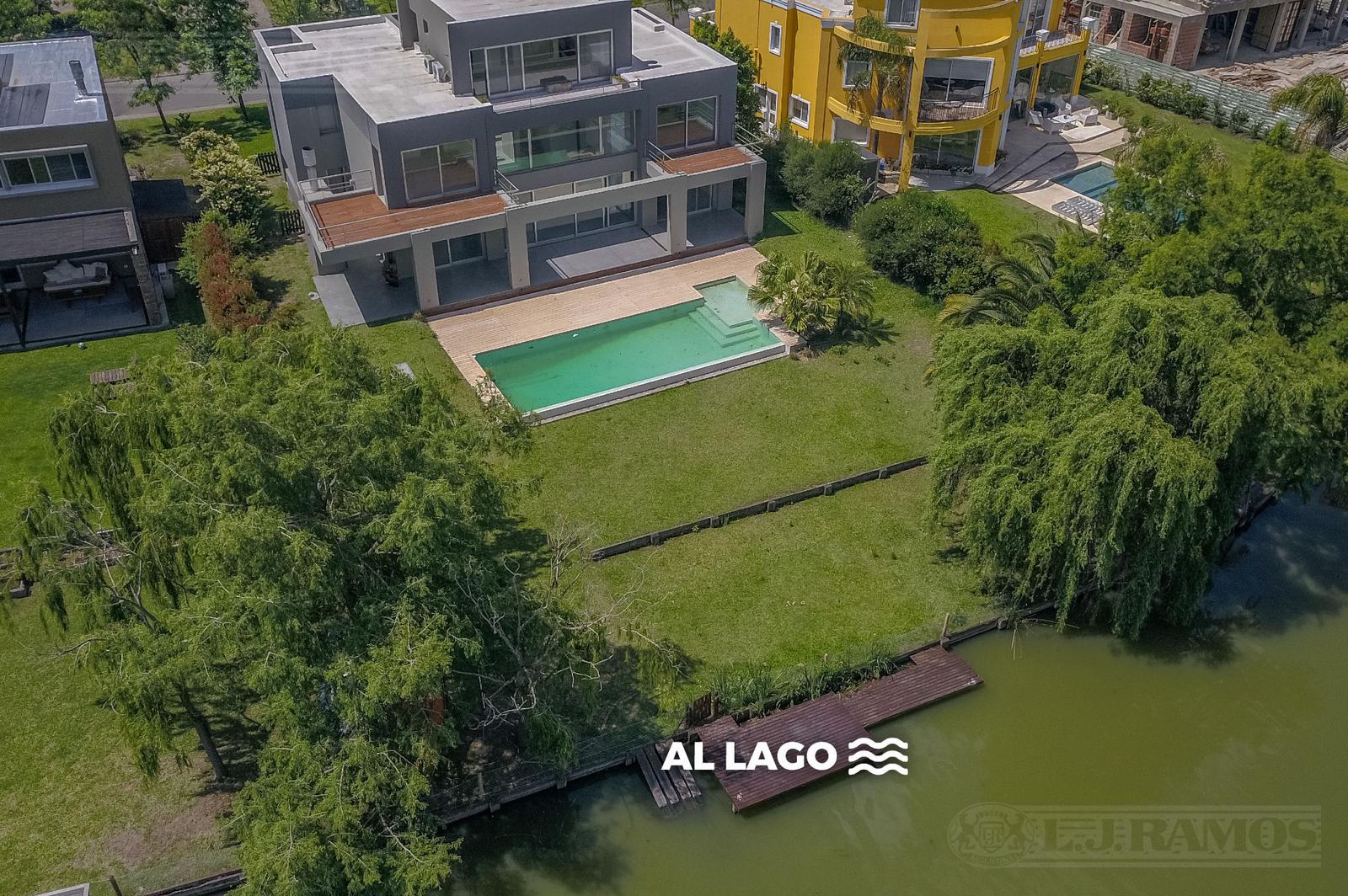 Casa a la laguna en venta  en Los Castores