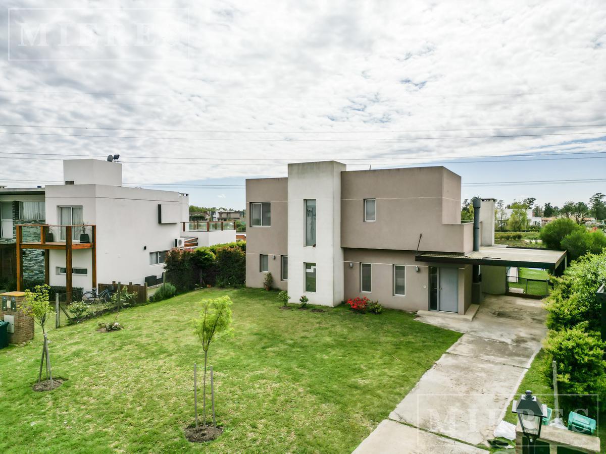 Muy linda casa en venta A La Laguna en San Francisco, Villanueva.