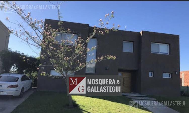 Casa en venta - Santa Guadalupe, Pilar del Este