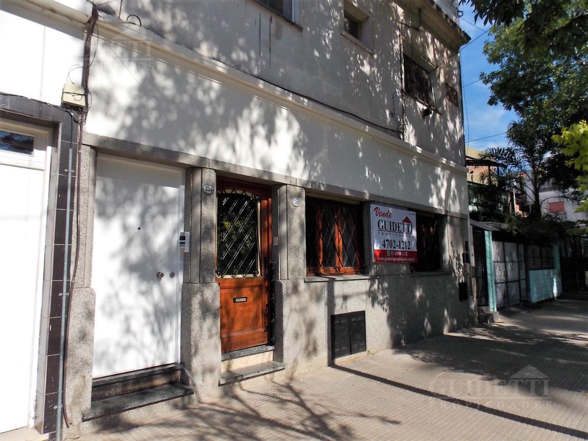 Venta PH frente a Parque Saavedra (Ideal 2 familias o uso comercial) Oportunidad!