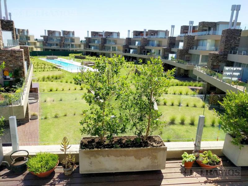 Departamento  de 3 ambientes en venta en Las Piedras - Castaños