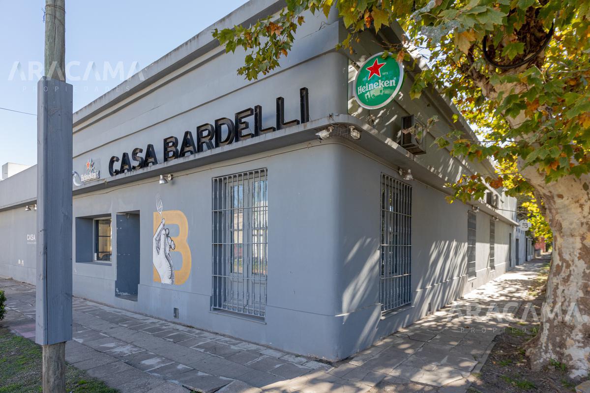 Casa en VENTA de 5 ambientes en San Vicente - APTA COMERCIAL