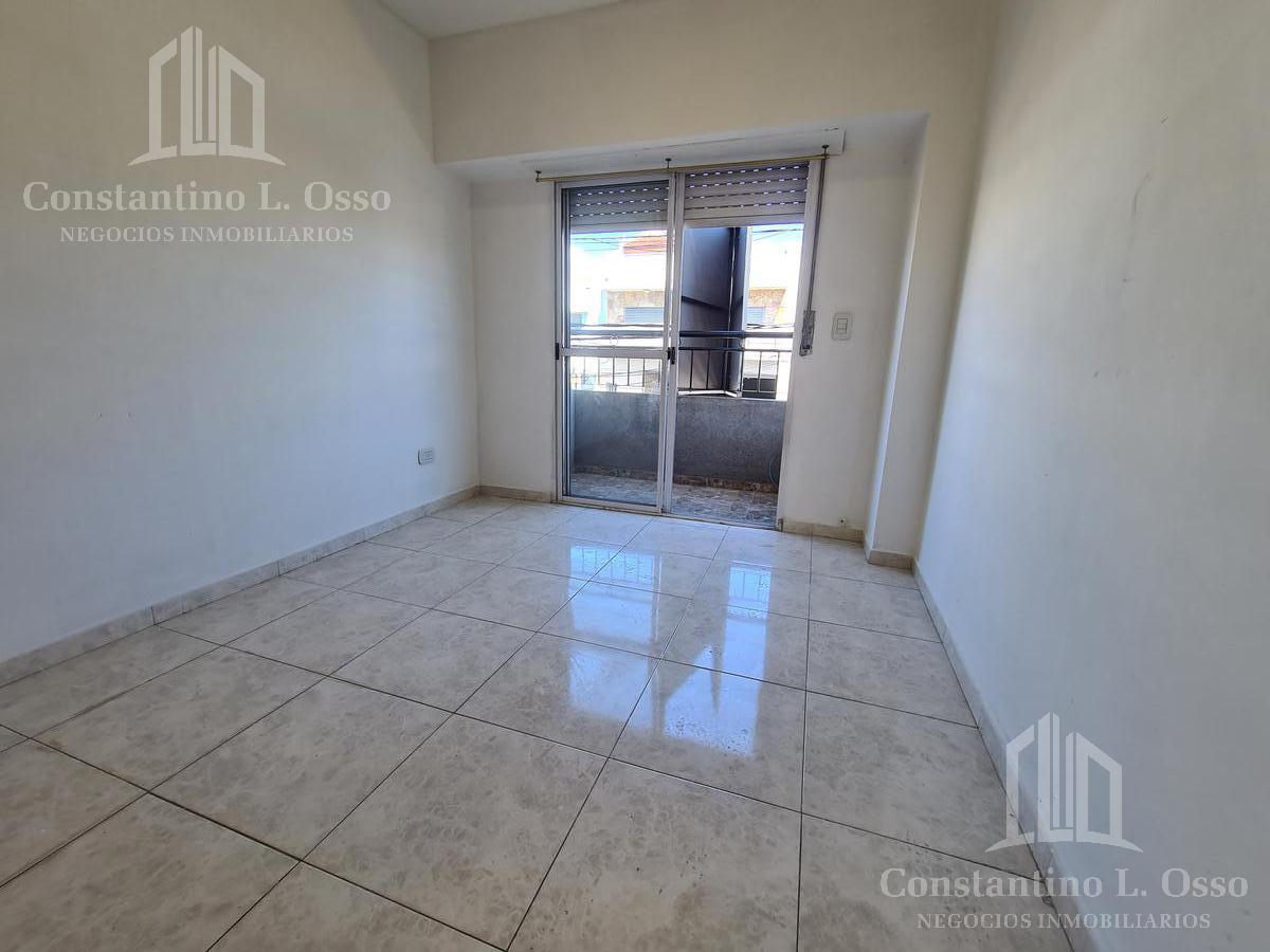 Oportunidad -Venta Edificio en block 8 dptos con local y cocheras - Alquilado Renta inmediata