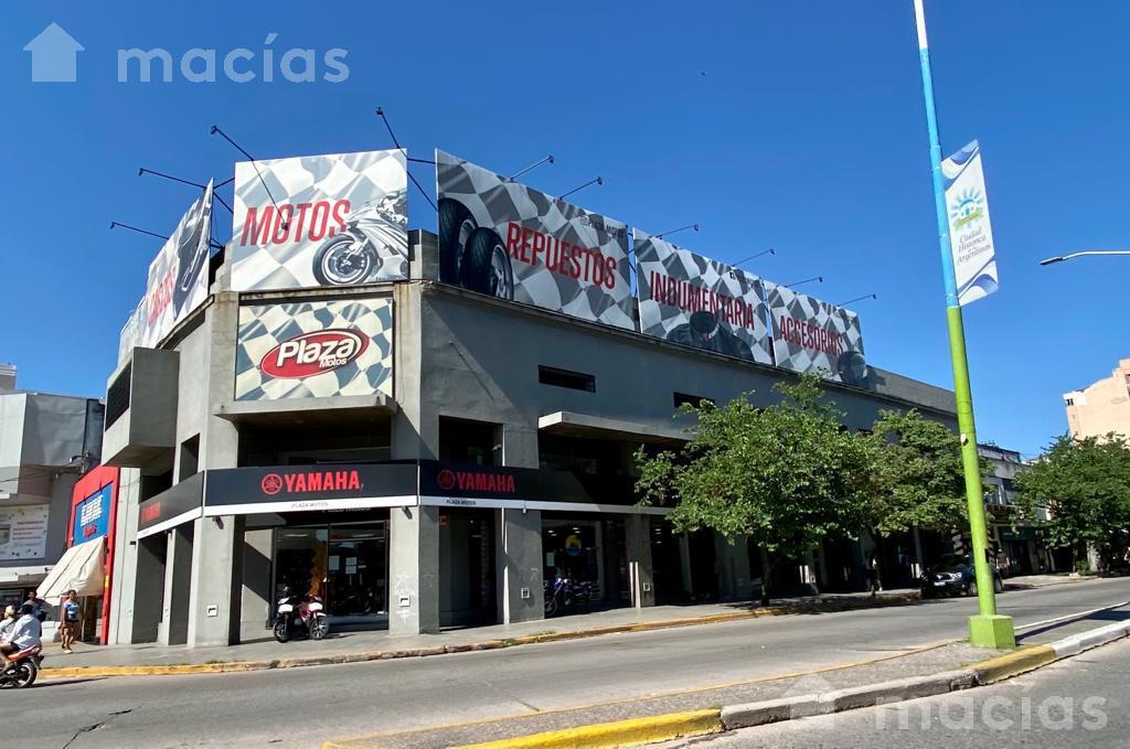 Local frente a Plazoleta Mitre (Esq- Mitre y Belgrano)