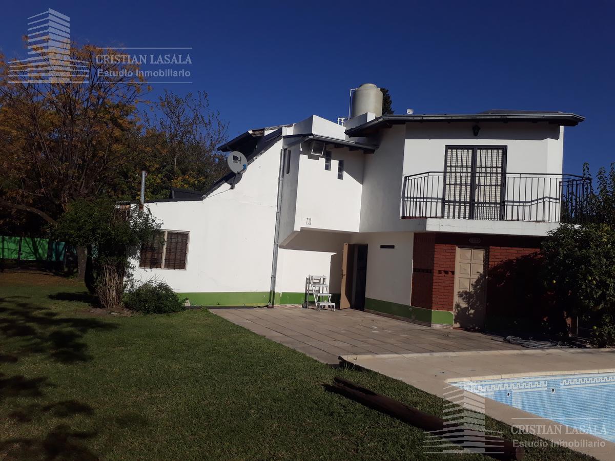 Casa de 4 ambientes Villa Udaondo - Ituzaingó- PERMUTA por Dpto CABA