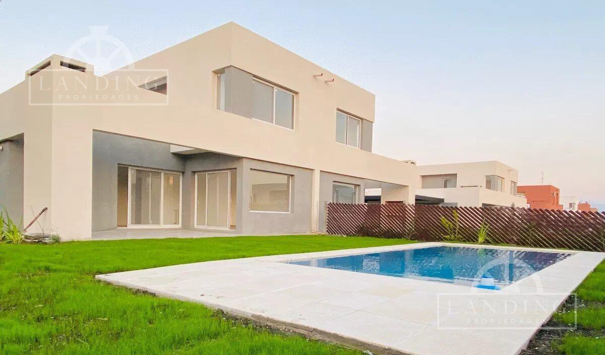 Casa en Venta Pilar Del Este con Jardin Pileta Aire