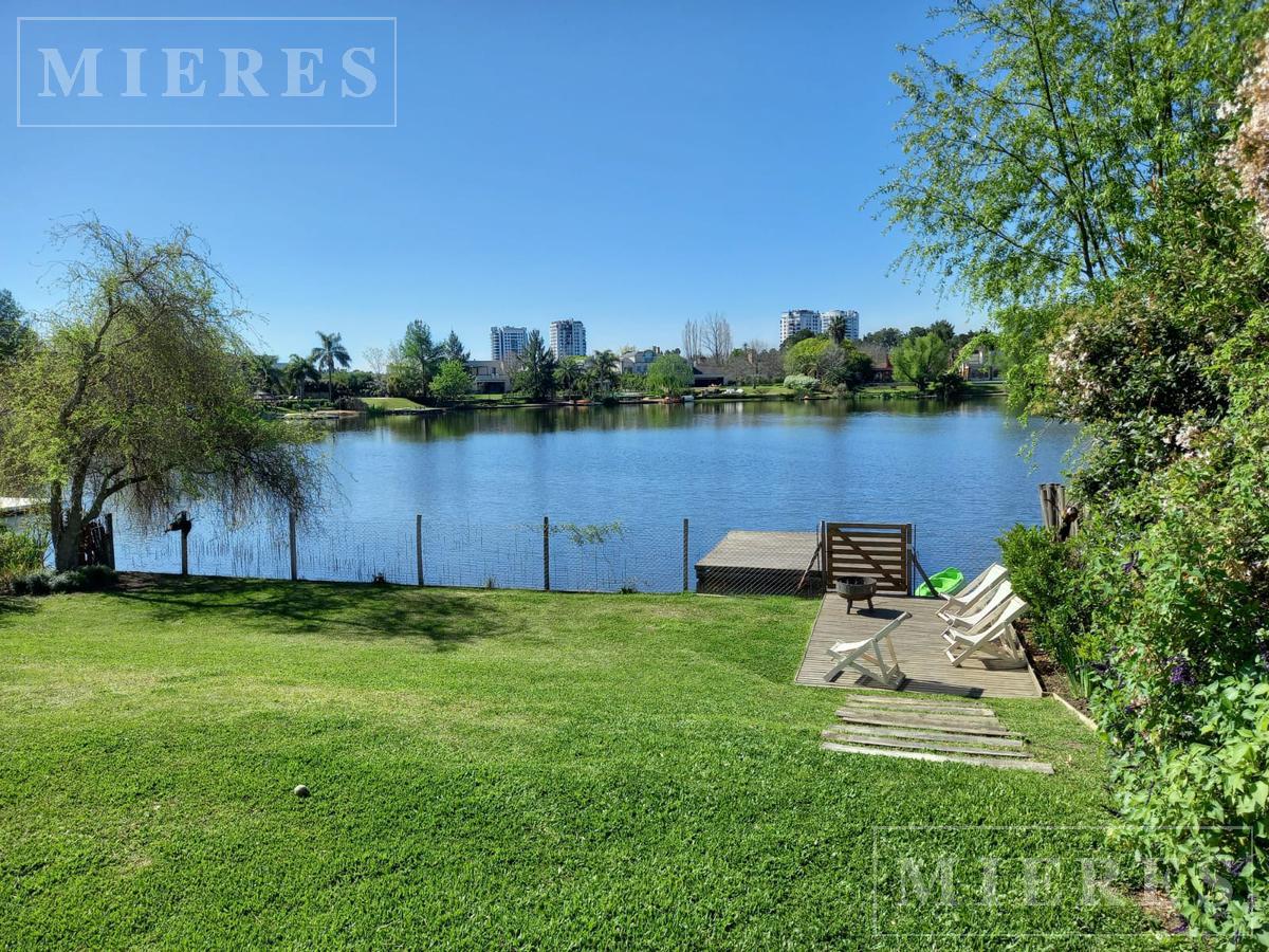 Espectacular casa en venta en Santa María De Tigre a la laguna