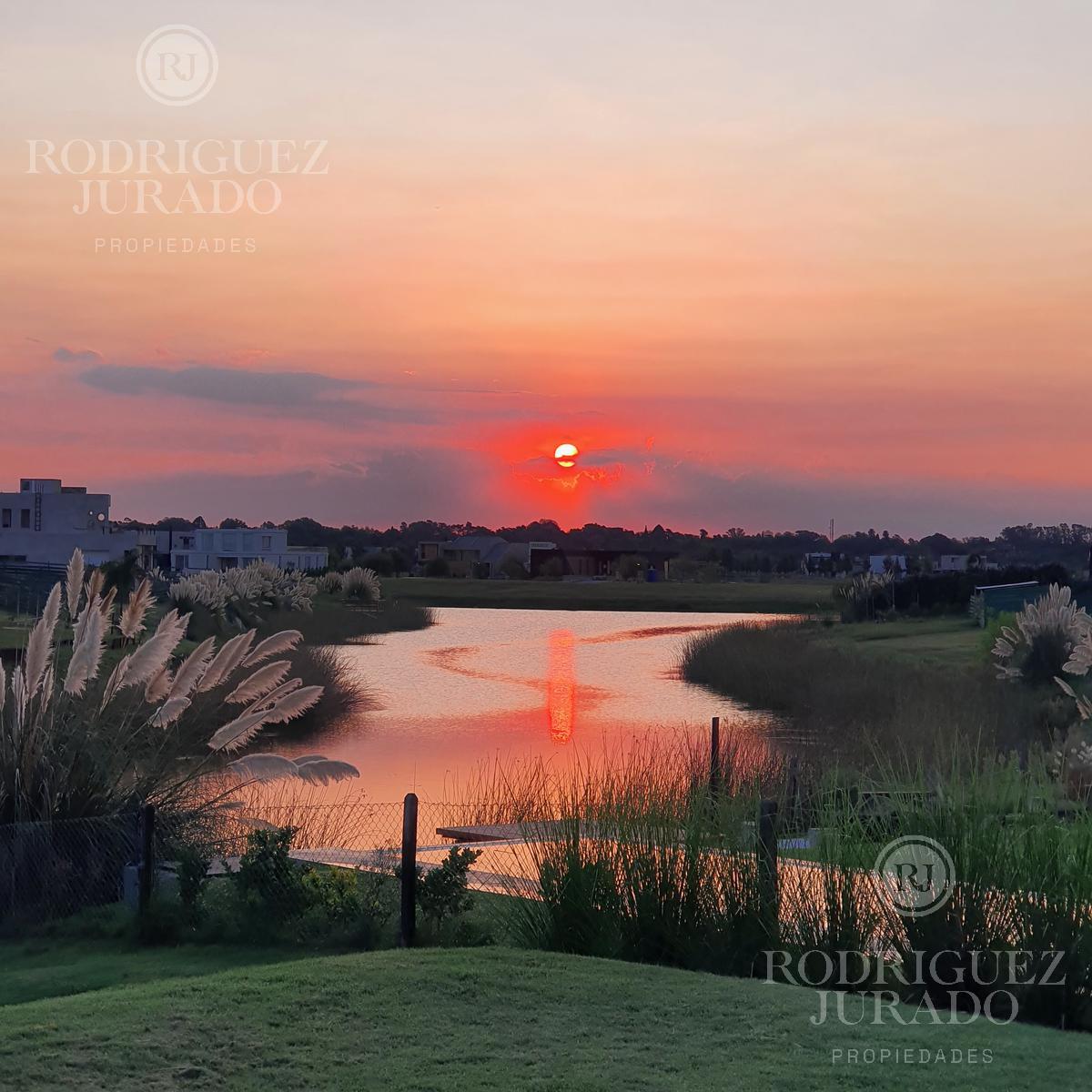 Casa a la laguna en venta El Naudir - Aguas Privadas