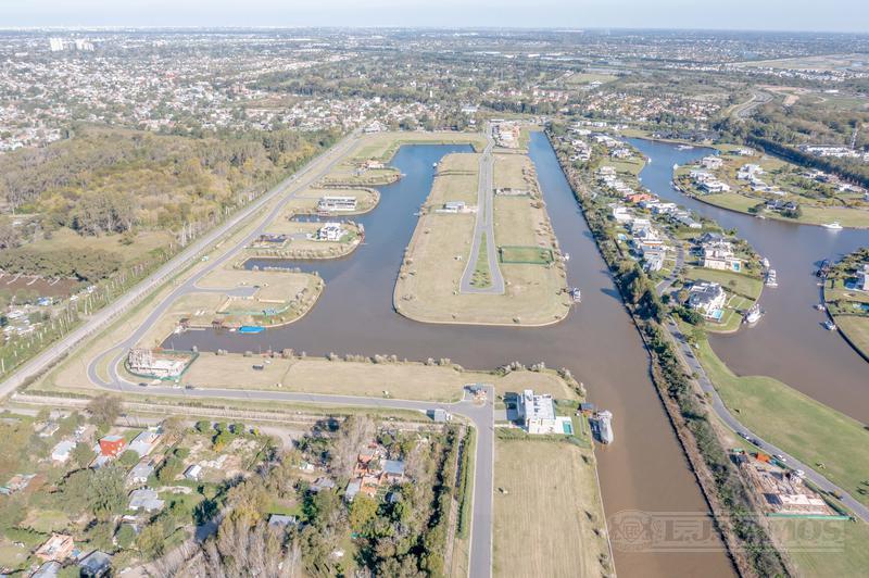 Terreno en venta  en el Barrio Náutico en  Marinas H - Tigre