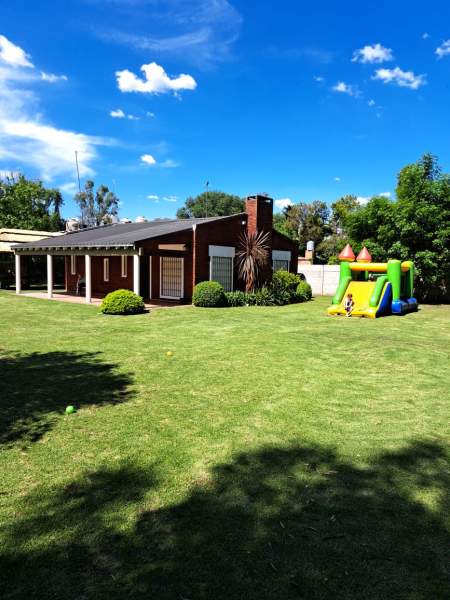 casa quinta en francisco alvarez