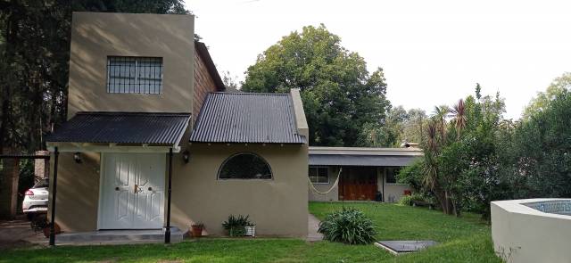 Hermosa casa con pileta en Luján