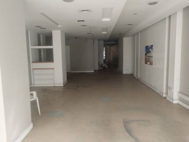 EXCLUSIVO LOCAL COMERCIAL EN 2 NIVELES ,CON OFICINAS..