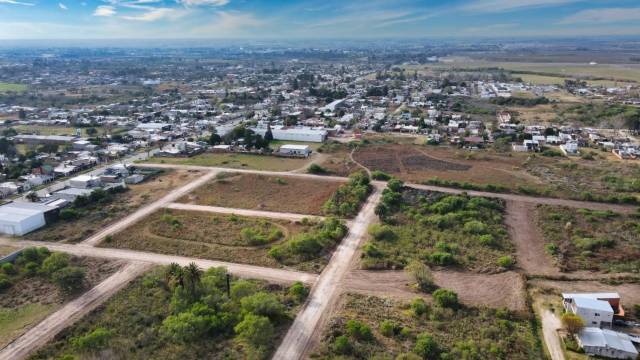 Chacras de Larralde,  Lotes con entrega y saldo en pesos hasta 24 cuotas, escribanos para más info