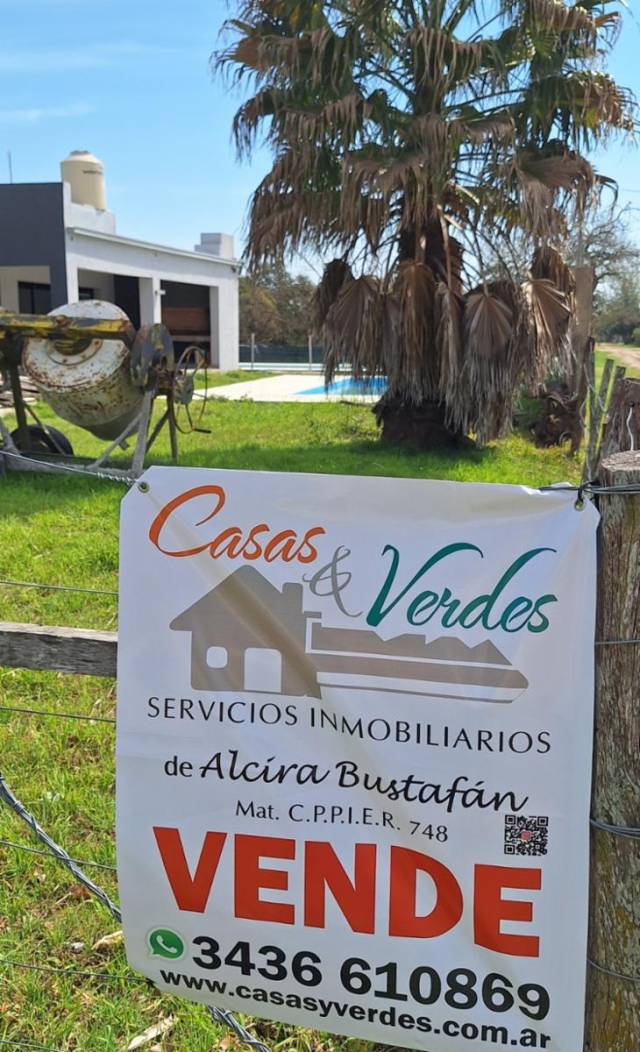 Venta  lote en esquina Antelo, casa a estrenar con pileta