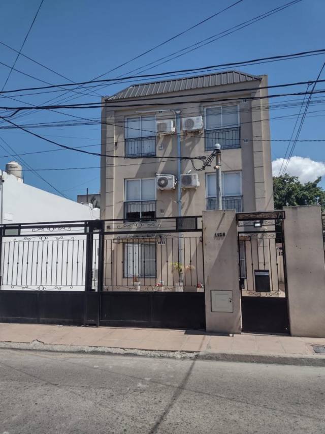 SE VENDE DEPARTAMENTO DE 2 AMBIENTES EN VILLA SARMIENTO, CALLE CORDOBA AL 1100. SUSANA QUINELLI NEGOCIOS INMOBILIARIOS 156 583 7048